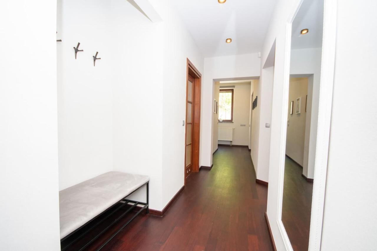 Inpoint 2-Bedrooms Apartment With Private Garden And Free Parking Krakov Exteriér fotografie