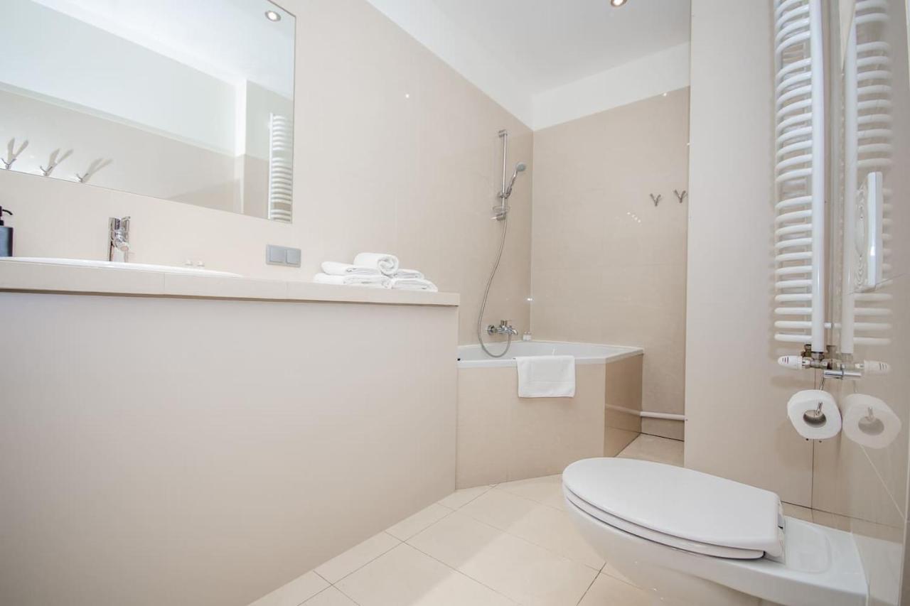 Inpoint 2-Bedrooms Apartment With Private Garden And Free Parking Krakov Exteriér fotografie