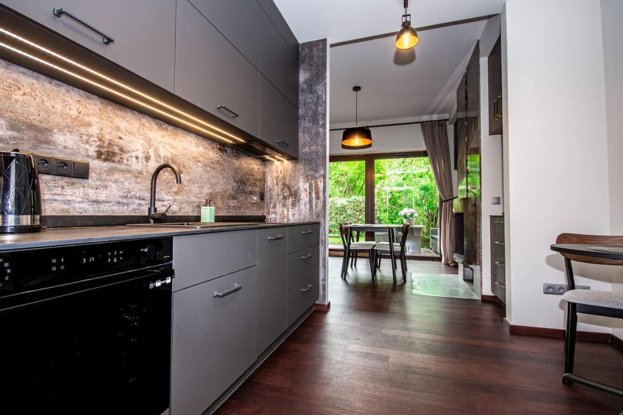 Inpoint 2-Bedrooms Apartment With Private Garden And Free Parking Krakov Exteriér fotografie