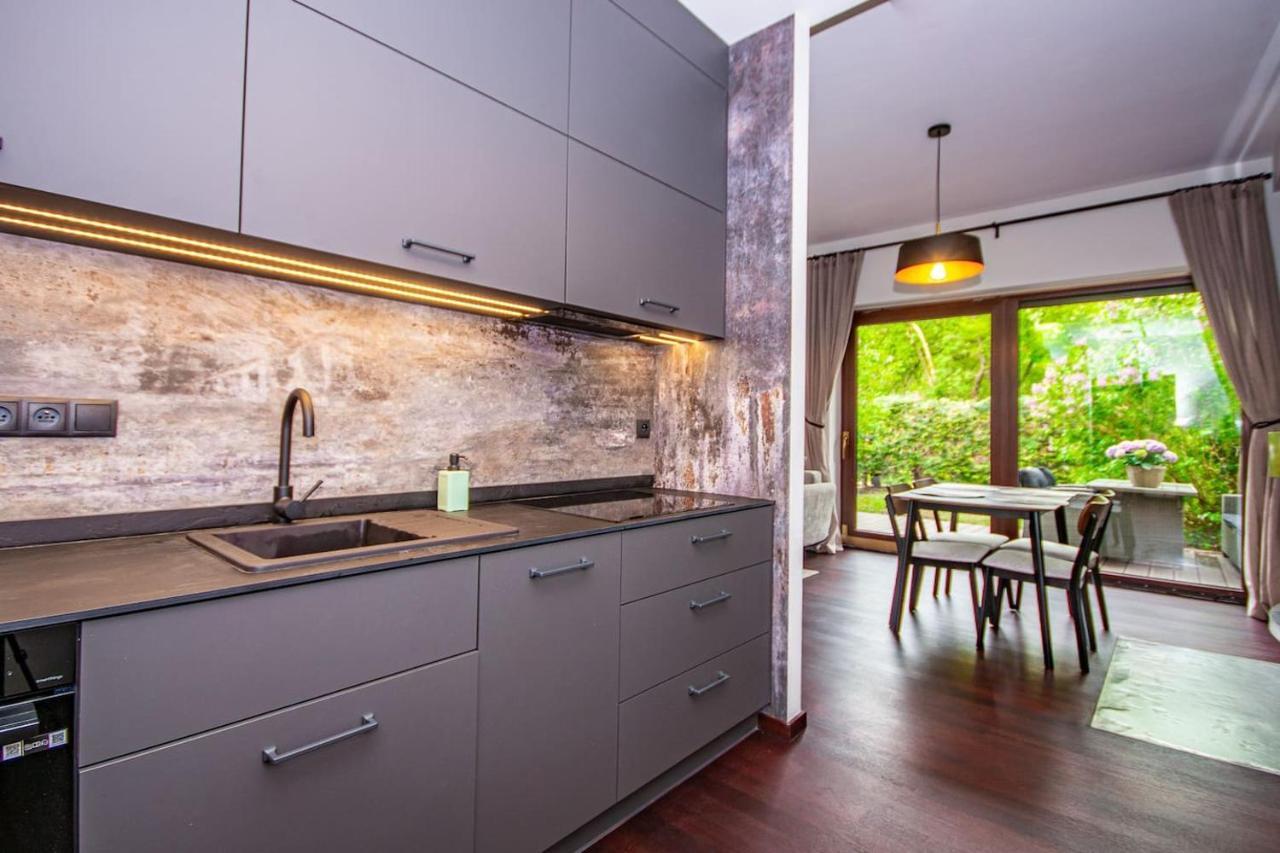 Inpoint 2-Bedrooms Apartment With Private Garden And Free Parking Krakov Exteriér fotografie