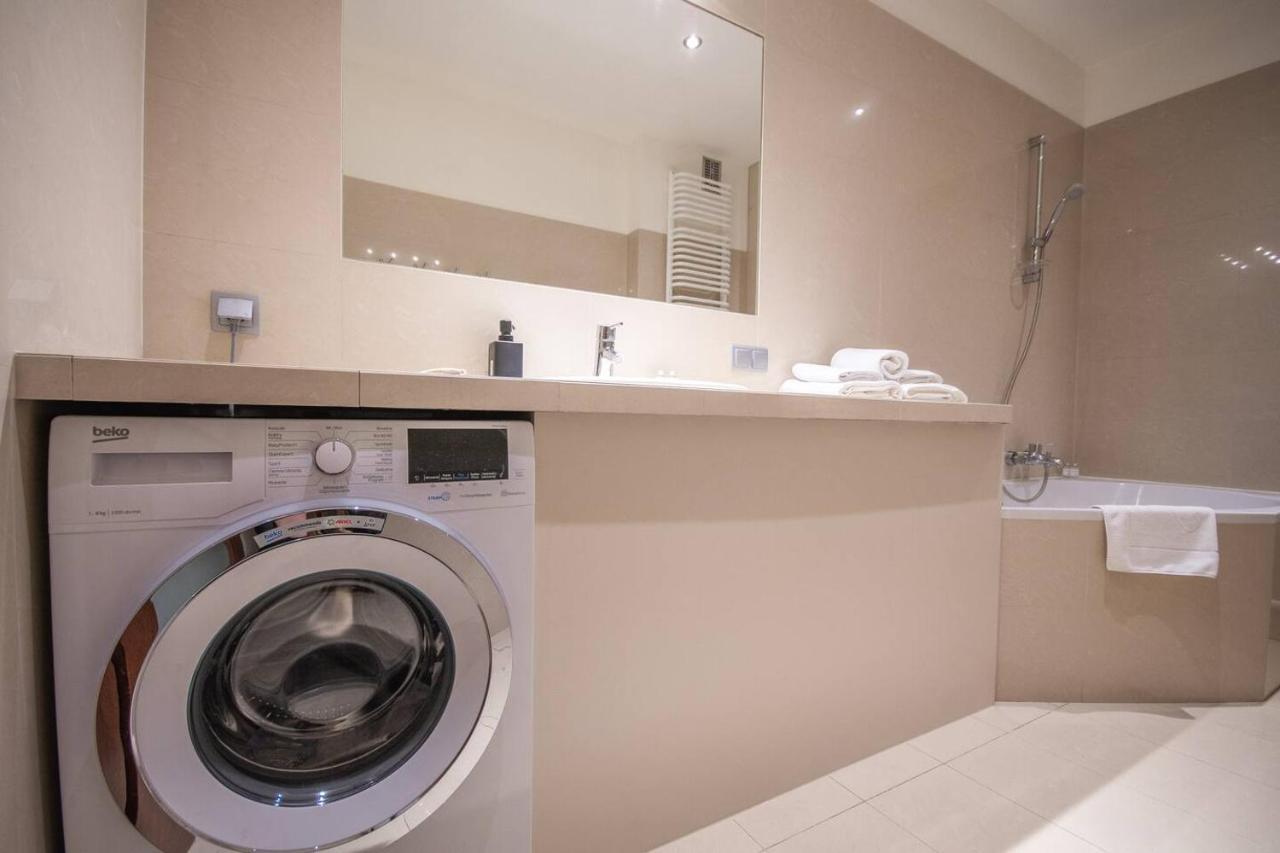 Inpoint 2-Bedrooms Apartment With Private Garden And Free Parking Krakov Exteriér fotografie